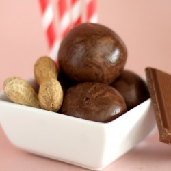Chocolate PB Protein Balls - Recipe photo by dessertswithbenefits