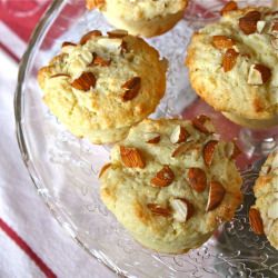 Lemon Ricotta Muffins - Recipe photo by linzersinlondon