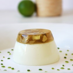 Lime Pannacotta with Caipirinha - Recipe photo by courecoulants