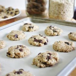 Chocolate Raisin Oat Cookies - Recipe photo by emvoneuw