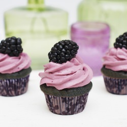 Blackberry & Honey Cupcakes - Recipe photo by FamilySpice