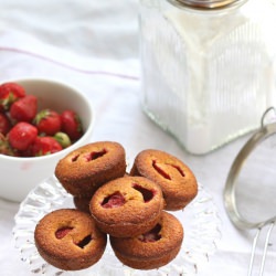Financiers with Strawberries - Recipe photo by minta