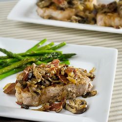 Pork Chops with Mushrooms and Bacon - Recipe photo by Poormet