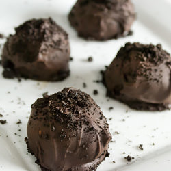 Oreo Truffles - Recipe photo by Poormet