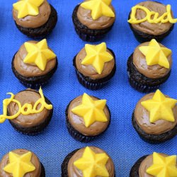Chocolate Cupcakes w Swiss Meringue - Recipe photo by Mary-Yums