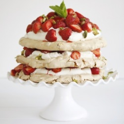 Strawberry Pavlova - Recipe photo by Ausra