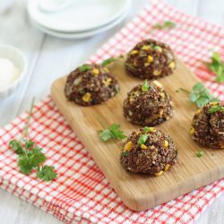 Cheddar Quinoa Bites - Recipe photo by Running to the Kitchen