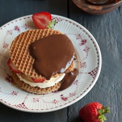 Stroopwafel Sandwich - Recipe photo by drizzleanddip