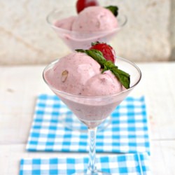 Strawberry, Basil & Almond IceCream - Recipe photo by foodiebychance