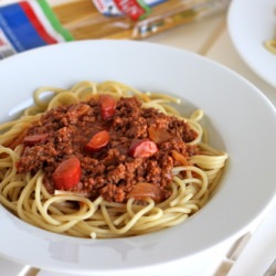 Pinoy Spaghetti - Recipe photo by damndelicious
