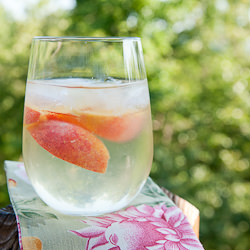 Peach Wine Spritzer - Recipe photo by pamrauber
