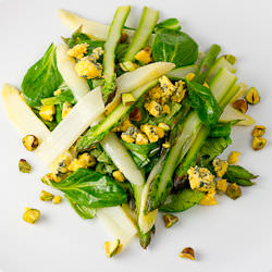 Asparagus Salad with Blue Cheese - Recipe photo by Stasty