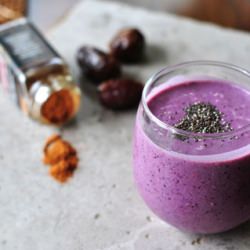 blueberry cinnamon smoothie - Recipe photo by blackdogfoodblog