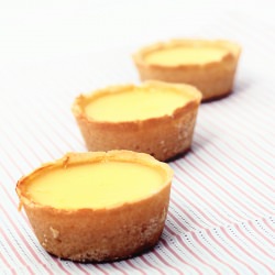 Hong Kong Style Egg Tarts - Recipe photo by bebenyabubu