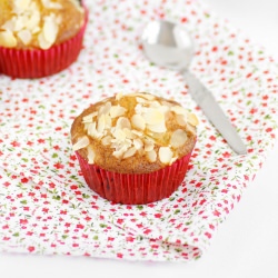 Cherry and Almond Muffins - Recipe photo by wada