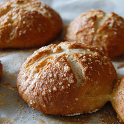 Pretzel Rolls - Recipe photo by theyeasticando