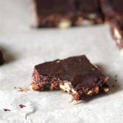 Fruit and Nut Chocolate Bar - Recipe photo by cicirose