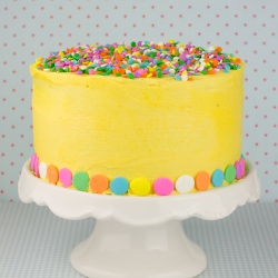 Peach layer cake - Recipe photo by alma_objetivocupcake