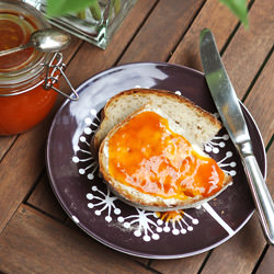 Mum's Apricot Jam - Recipe photo by maxivida