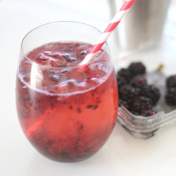 Blackberry Bramble - Recipe photo by julieannart
