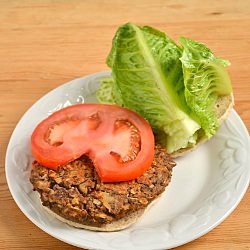 Chili Black Bean Burgers - Recipe photo by fooddoodles
