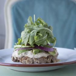 kimchi buffalo burger - Recipe photo by threeblondesandatomas