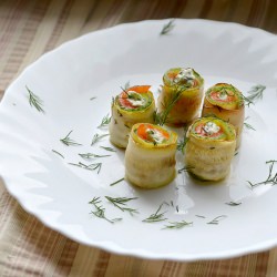 Zucchini Rolls with Salmon - Recipe photo by murrimur
