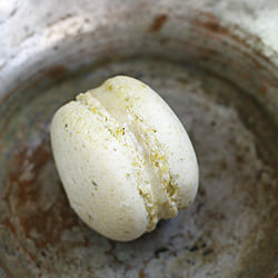 Pistachio Macaron - Recipe photo by chriesi