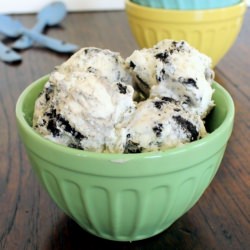 White Chocolate Oreo Ice Cream - Recipe photo by bakerita