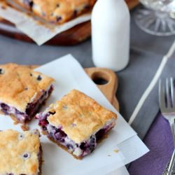 Berry Pie Bars - Recipe photo by butterbaking