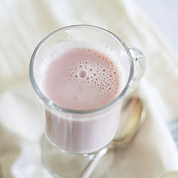 Strawberry scented hot milk - Recipe photo by vanillasplash
