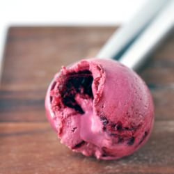 Blackcurrant Ripple Frozen Yogurt - Recipe photo by Fish chips and gelato