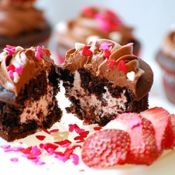 chocolate strawberry cupcakes - Recipe photo by mirandabowman