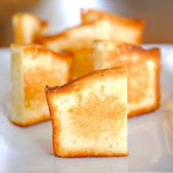 Cardamom Vanilla Bean Pound Cake - Recipe photo by julesfood