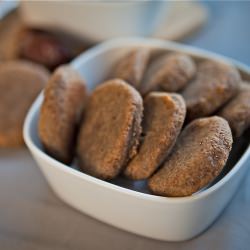 "Honey" Ginger Almond Date Cookies - Recipe photo by keepinitkind