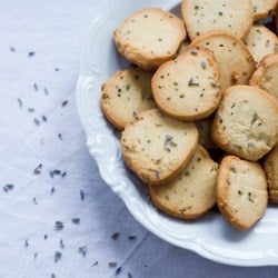 Honey & Lavender Shortbread - Recipe photo by zuzuhoho