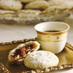 Date-filled Ma'amoul - Recipe photo by ArabicZeal
