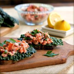Warm Smoked Salmon Salad Tartines - Recipe photo by tastefood