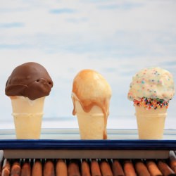 3 ways to dress up your ice cream - Recipe photo by Mis-Cakes