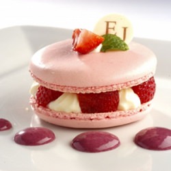 Strawberry Macarons Delight - Recipe photo by Hosting Essence