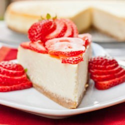 NY Cheesecake with Strawberries - Recipe photo by avocadopesto