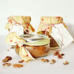 Pecan Praline Dessert Sauce - Recipe photo by craftymom