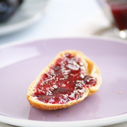 Red Plum Jam with Cinnamon - Recipe photo by wada