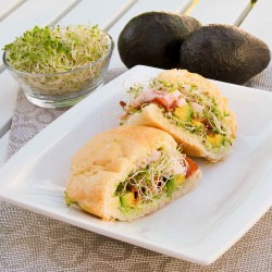 Bacon, Shrimp and Avocado Sandwich - Recipe photo by salusalo