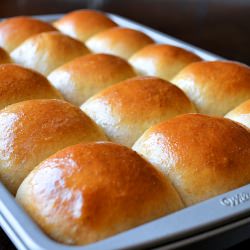 Hawaiian Rolls - Recipe photo by ChristaRose