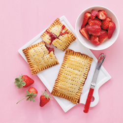 Homemade Breakfast Tarts - Recipe photo by nommin