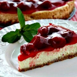 White Choc. Strawberry Cheesecake - Recipe photo by mommyskitchen