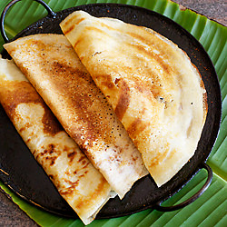 Dosa with Chutney & Potatoes - Recipe photo by anushruti