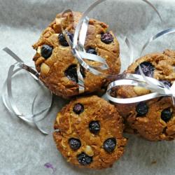 Macadamia Nut Cookies - Recipe photo by CMM