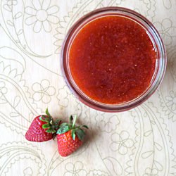 Simple Strawberry Jam - Recipe photo by familysponge